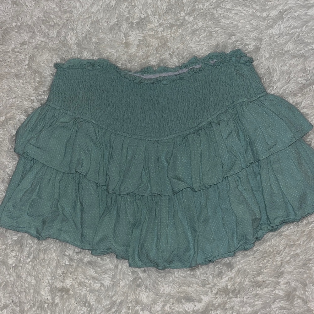 Size Large seafoam Vestique ruffled skirt